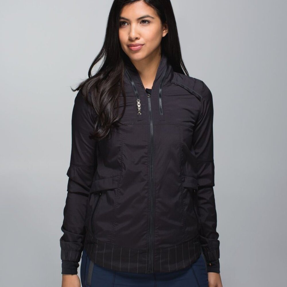 Lululemon Women's Sea Stripe Reflective Black Spring Forward Jacket Size 6